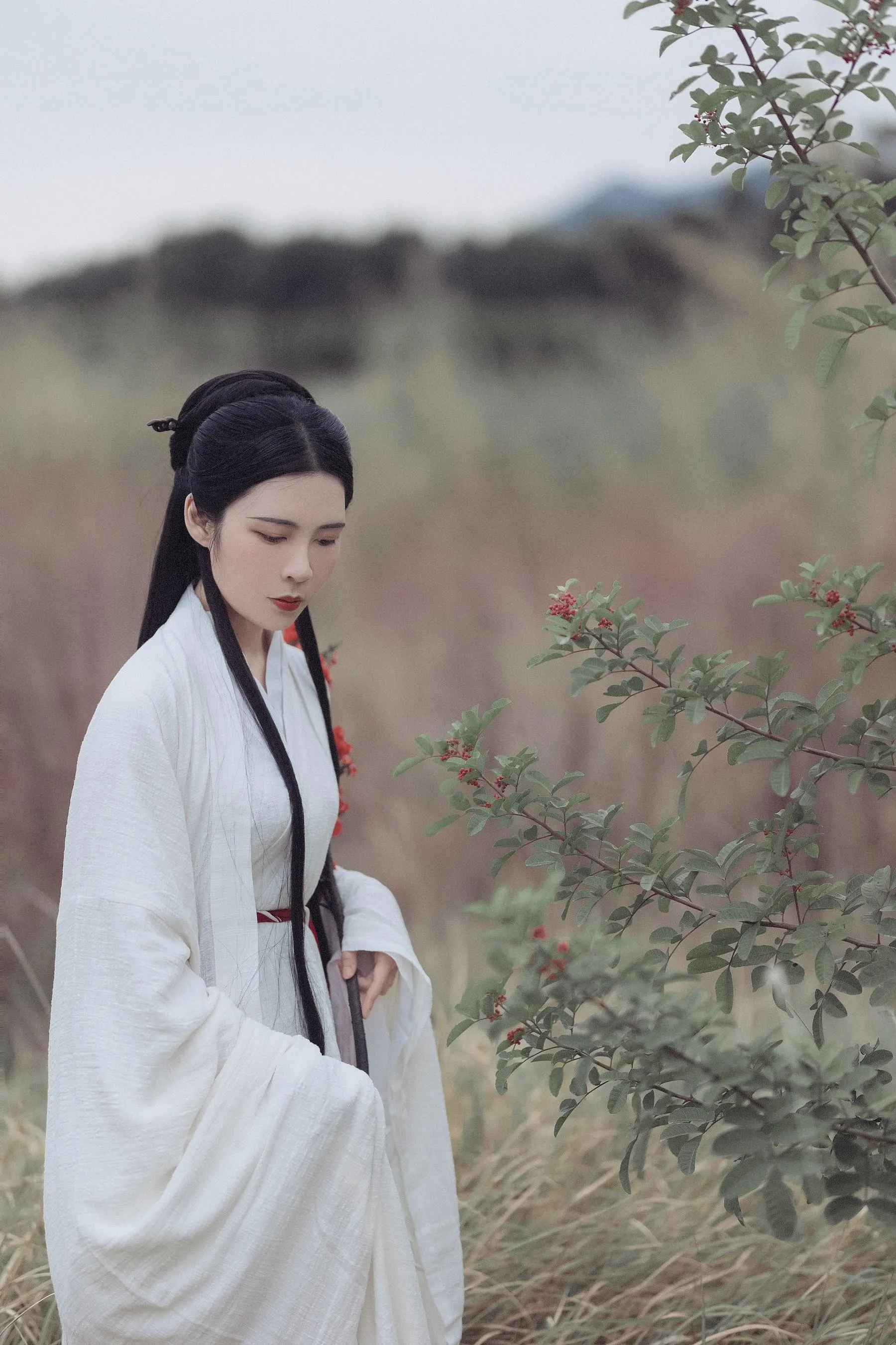 [YITUYU艺图语]2021.10.22 白衣隐 Yiyi [27P]插图5